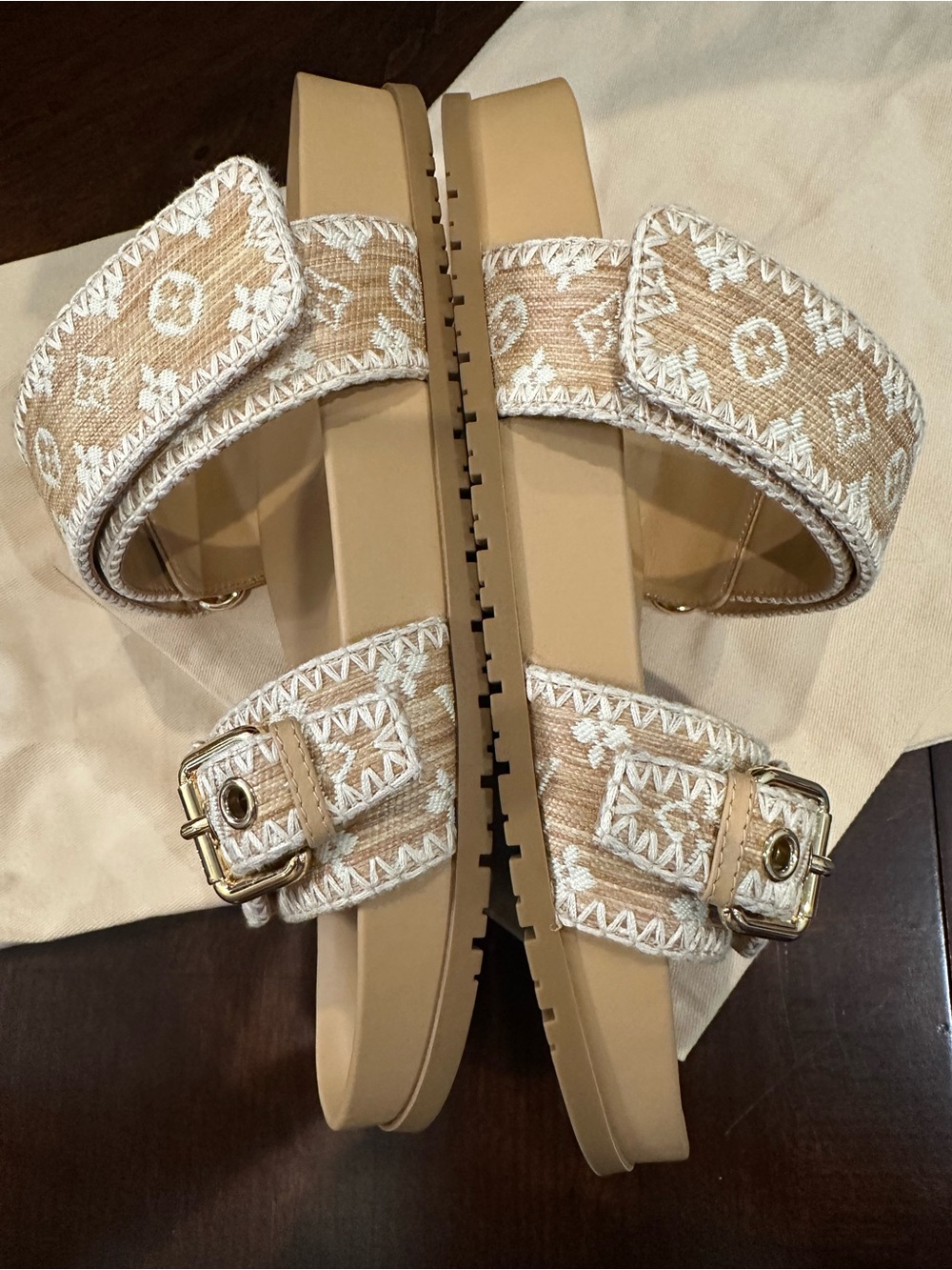 Louis Vuitton New Bom Dia Flat Comfort Mule 1AHLUD Size 38.5 Sandals - Picture 7 of 9